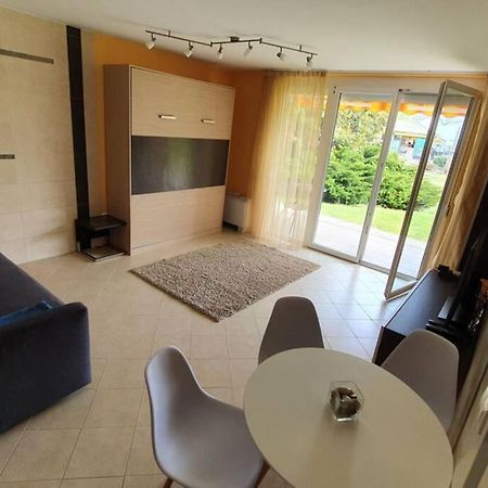 チョパクIgenyes 4 Fos Apartman Koezvetlen A Strandnalアパートメント エクステリア 写真